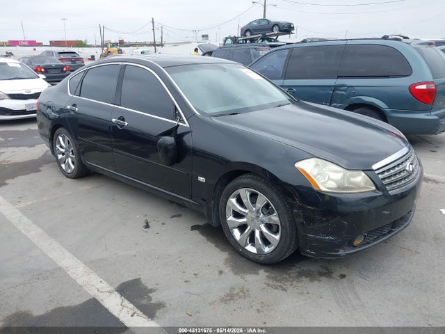 Salvage INFINITI M45 Image