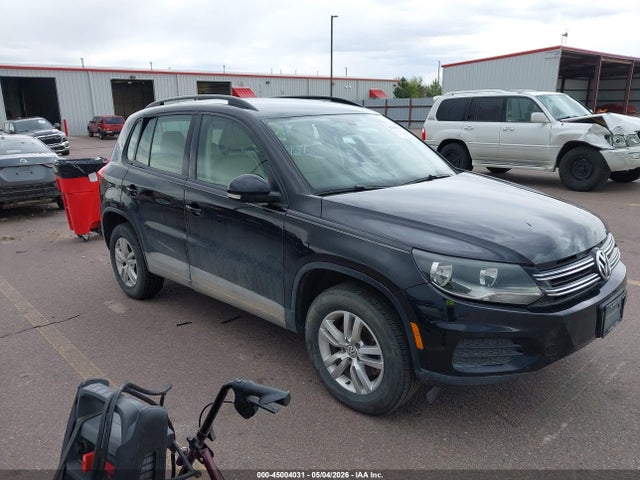 Salvage Volkswagen Tiguan Image