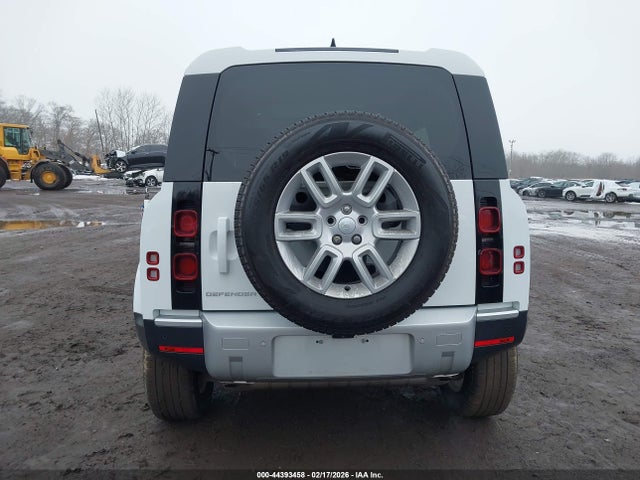 Land Rover Defender 110 P300