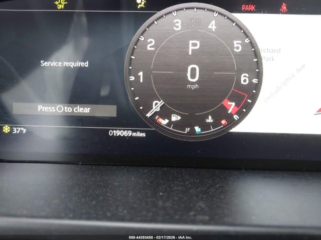 Land Rover Defender 110 P300