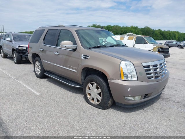 Salvage Cadillac Escalade Image