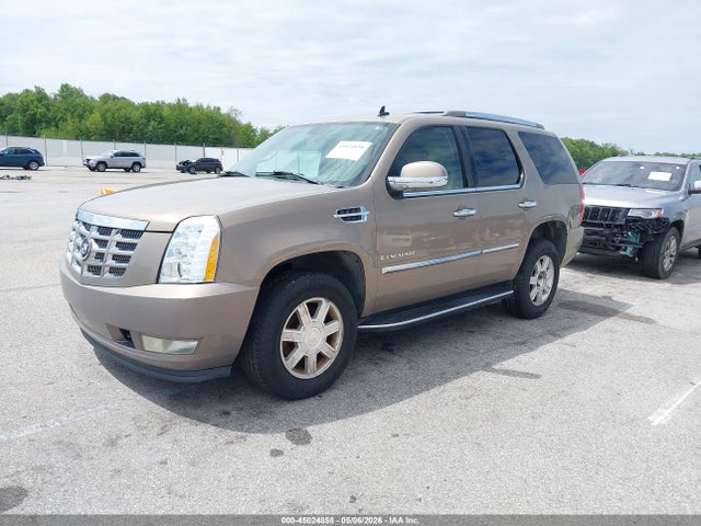Cadillac Escalade Standard
