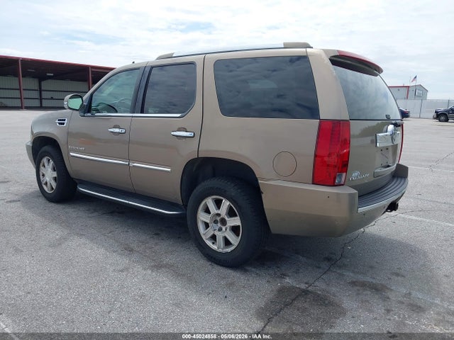 Cadillac Escalade Standard
