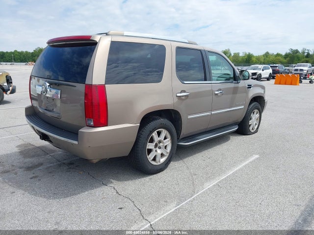 Cadillac Escalade Standard