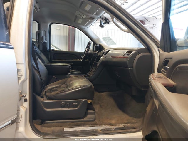 Cadillac Escalade Standard