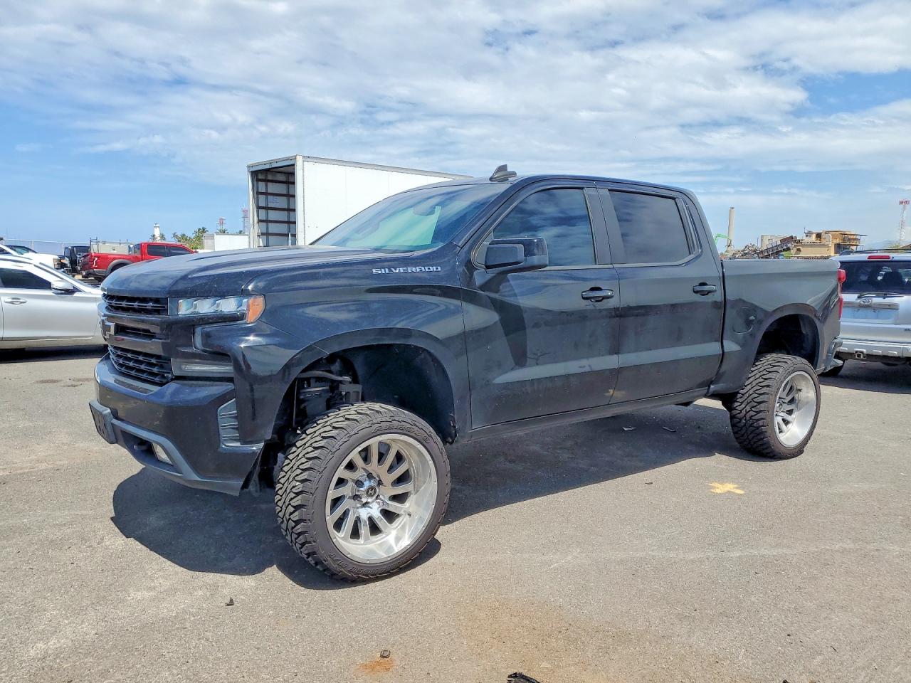 Salvage Chevrolet Silverado Image