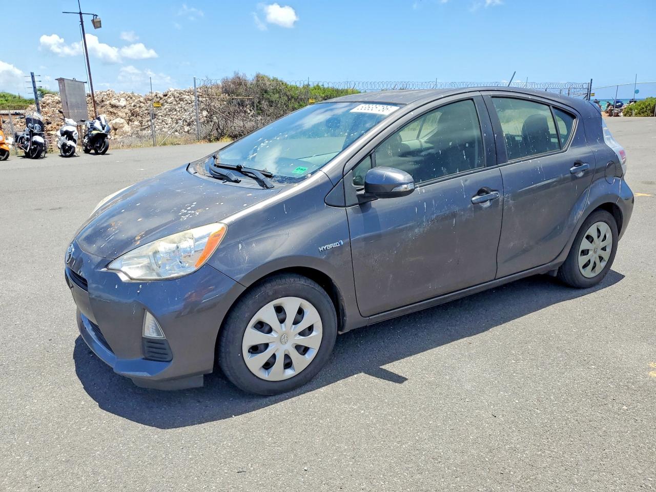 Salvage Toyota Prius Image