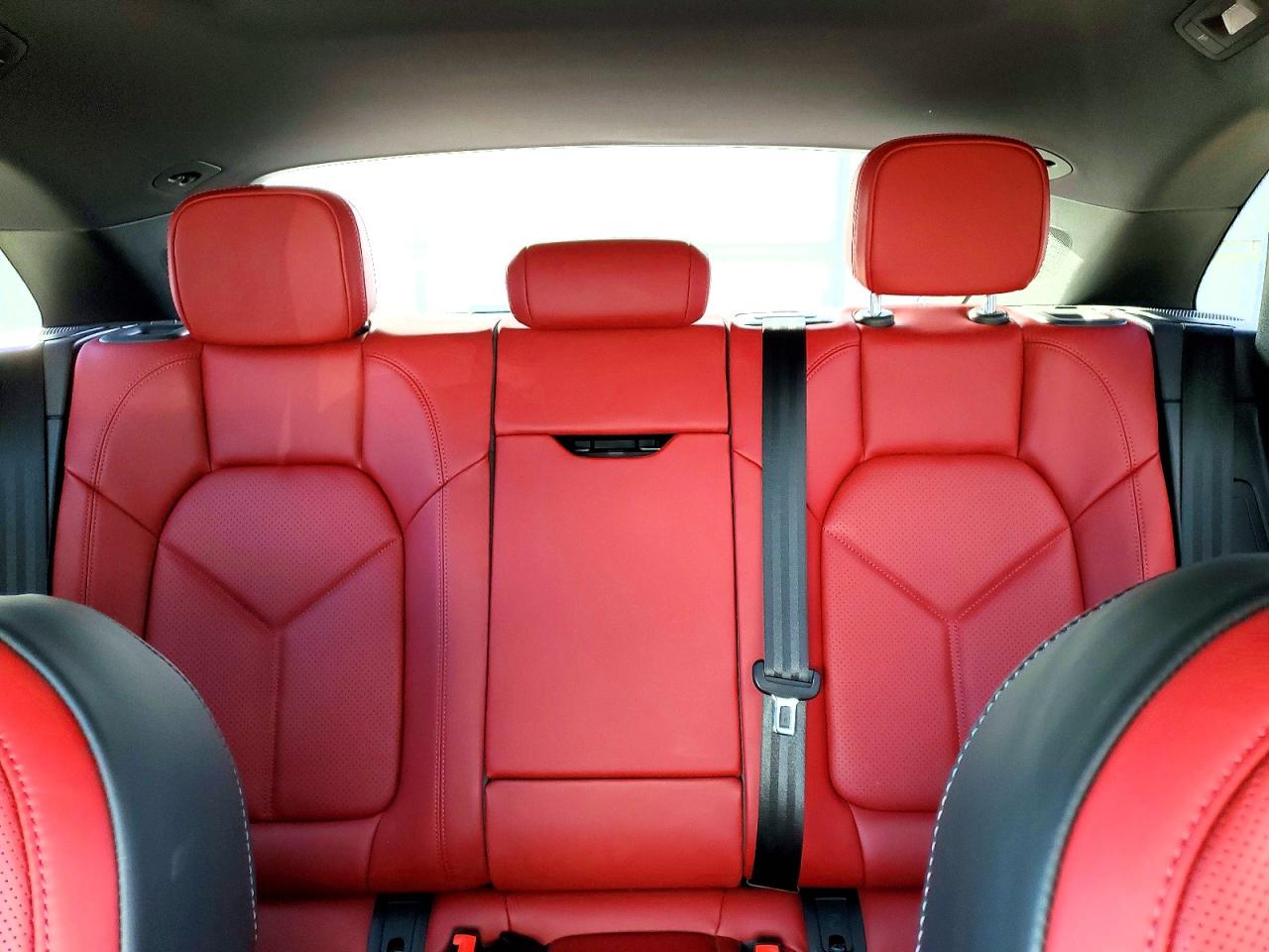 Porsche Macan Base Base