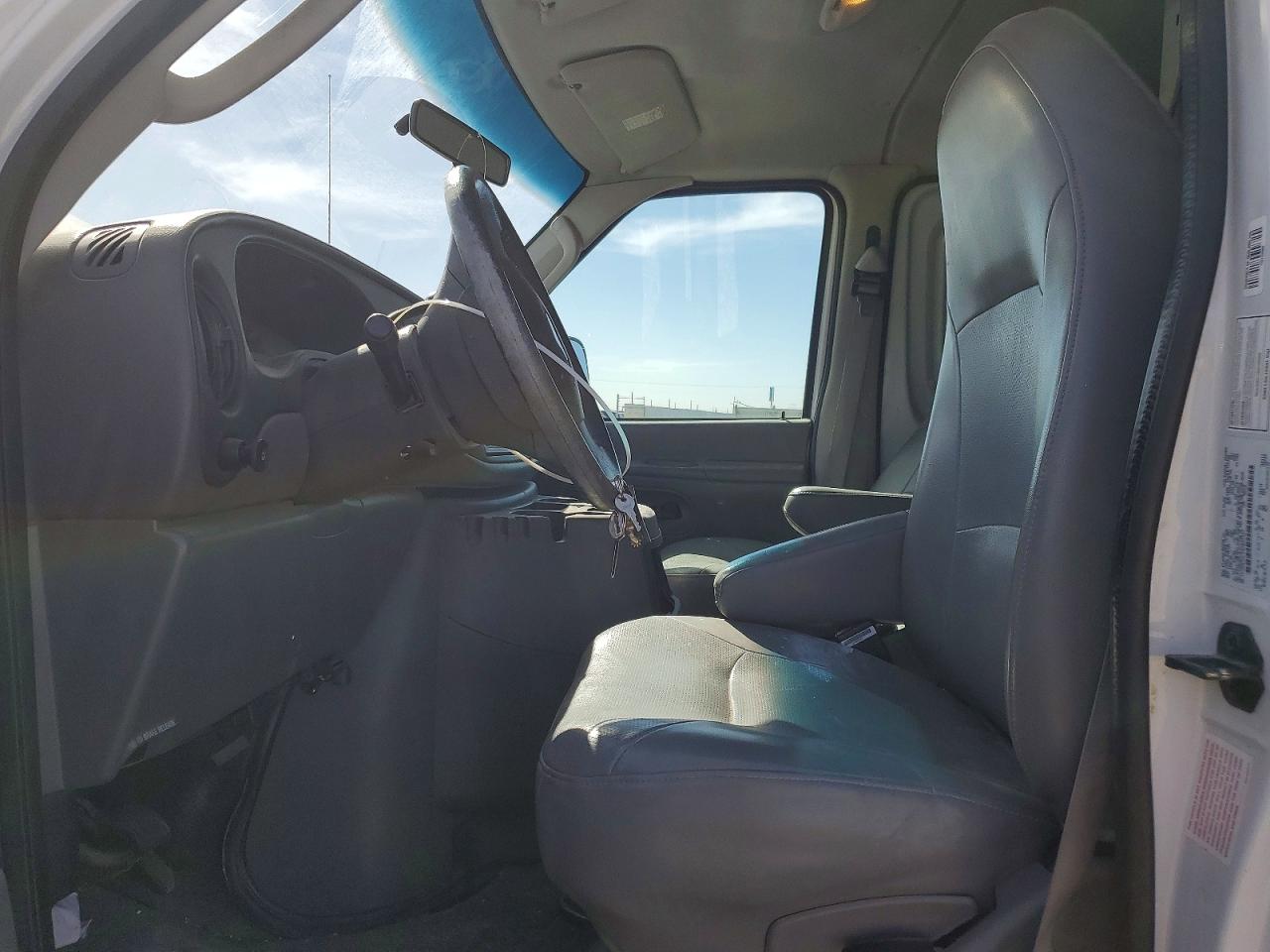 Ford Econoline E250 Van
