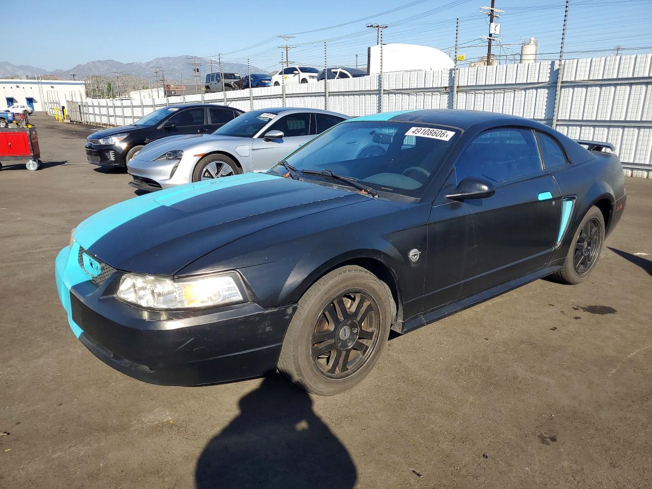 Salvage Ford Mustang Image
