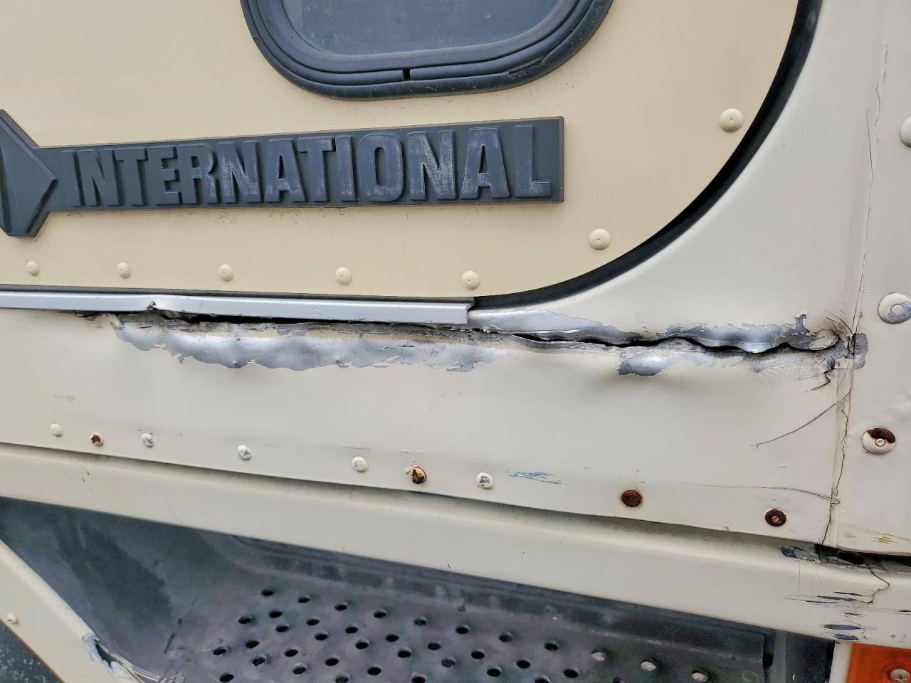 International 9000 9800