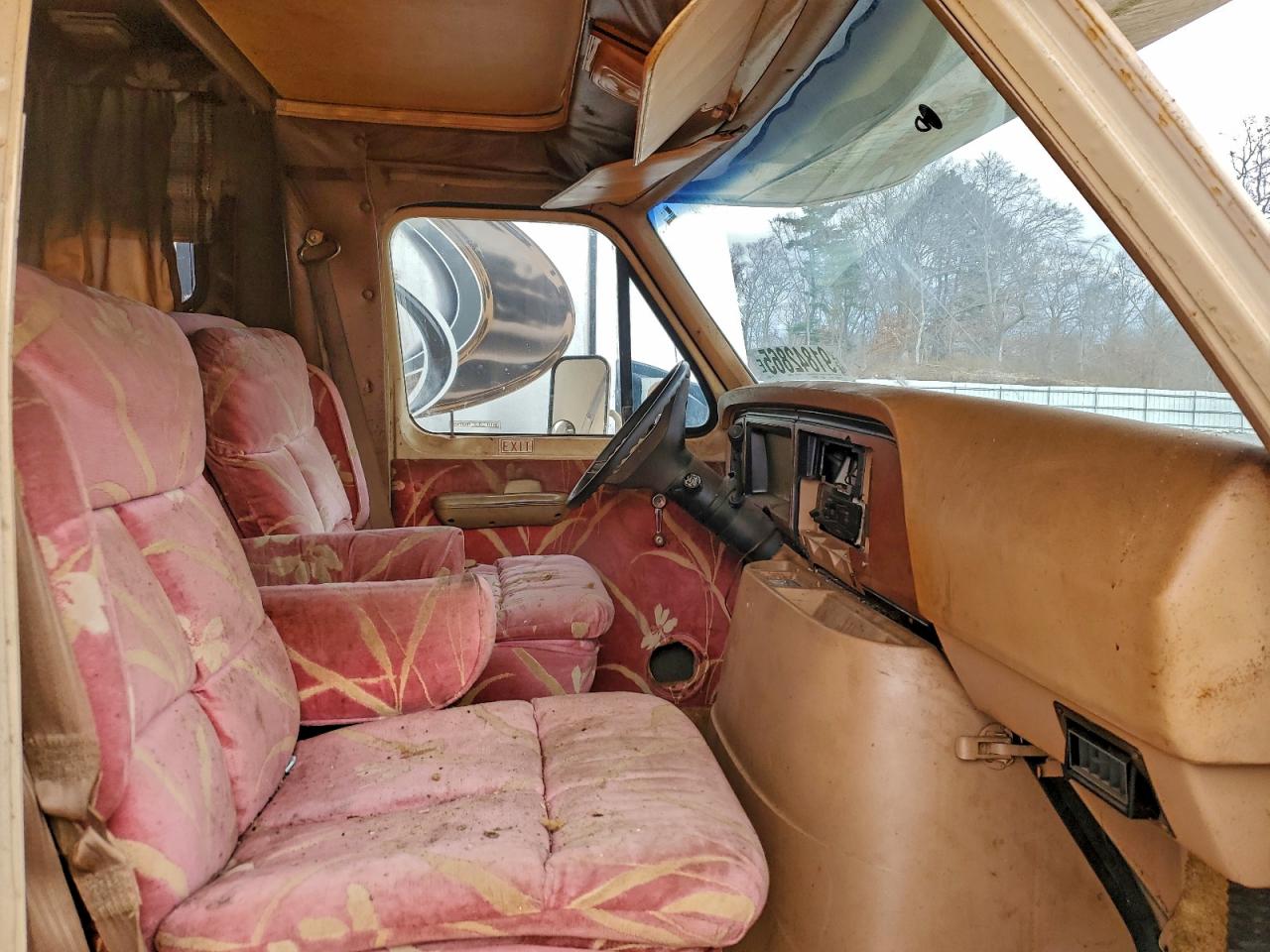 Ford Econoline E350 Cutaway Van
