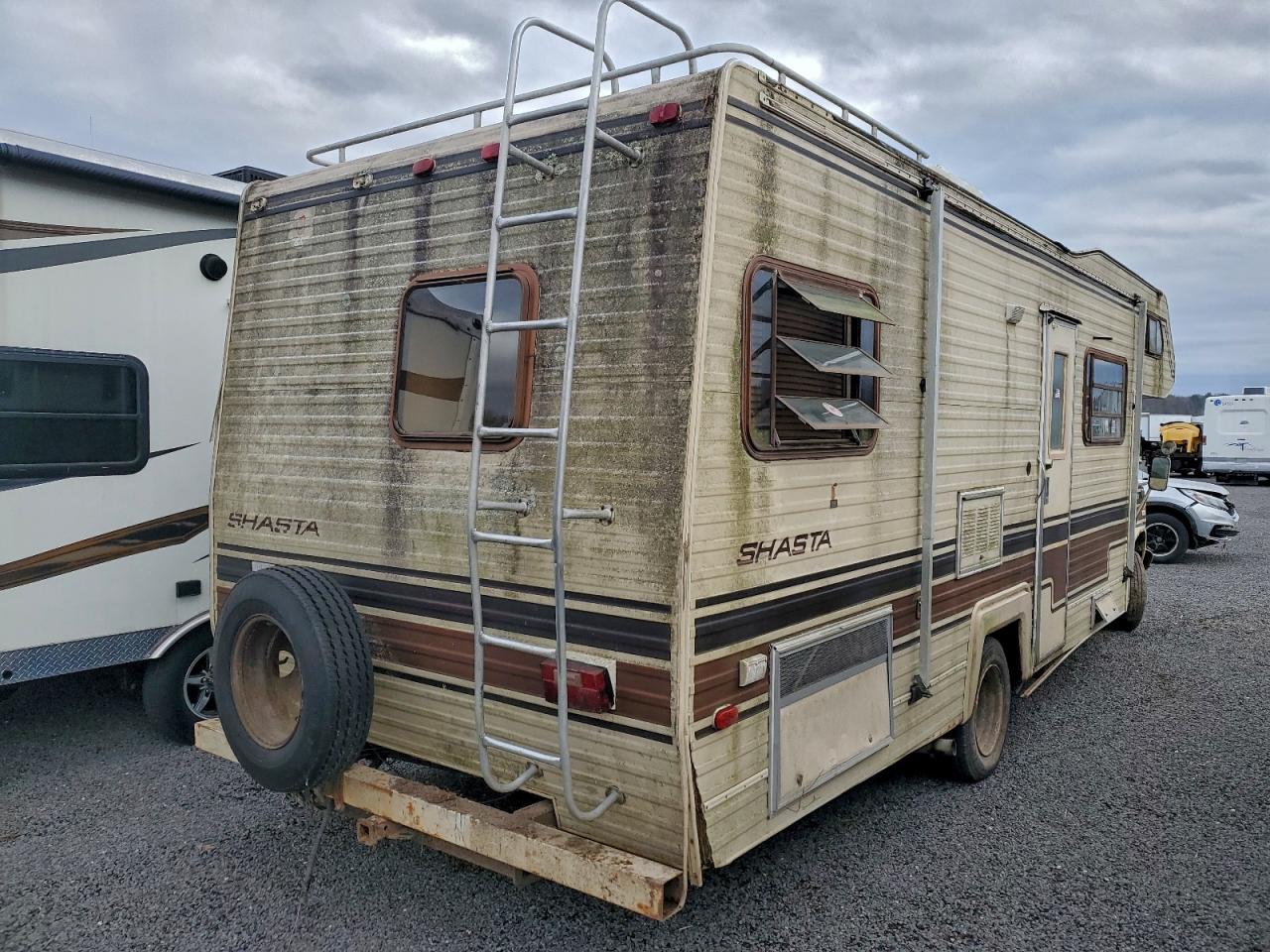 Ford Econoline E350 Cutaway Van