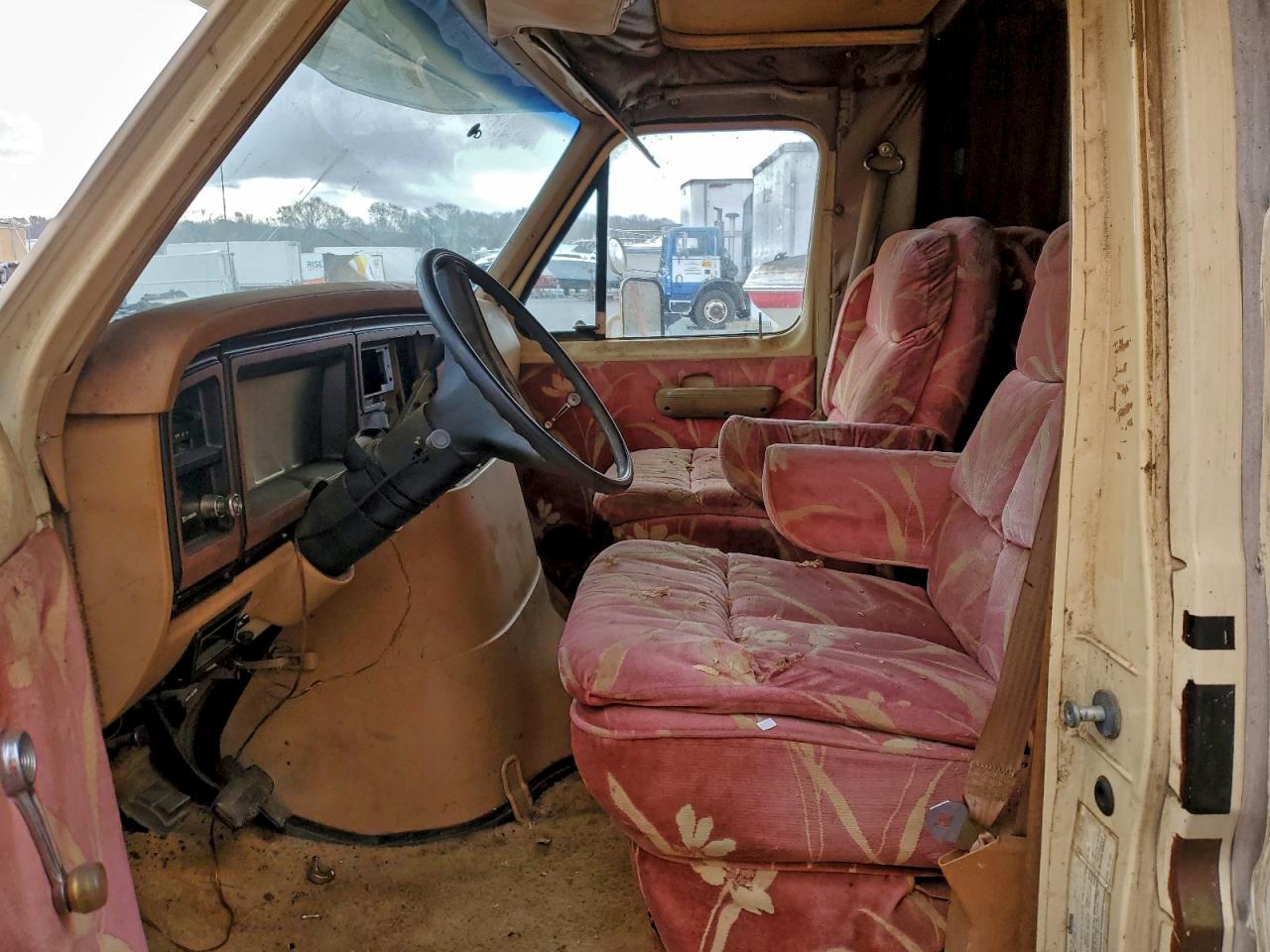 Ford Econoline E350 Cutaway Van