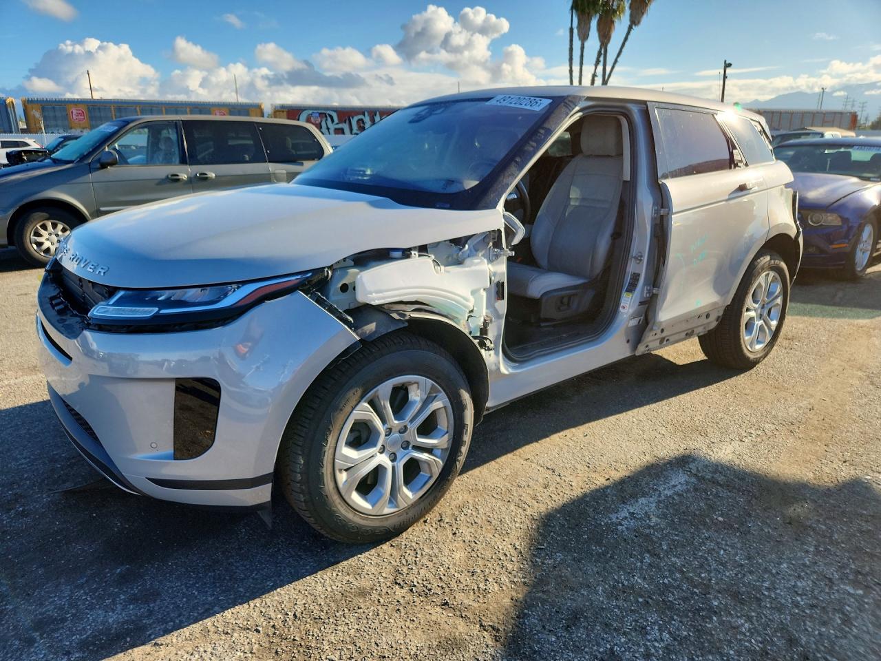 Salvage Land Rover Range Rover Image