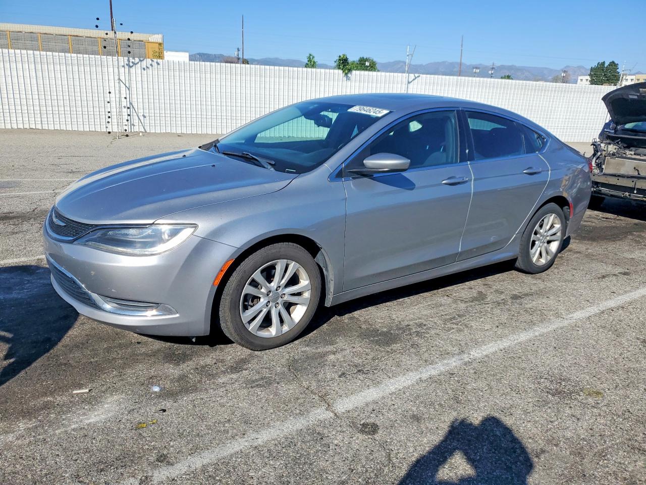 Salvage Chrysler 200 Image