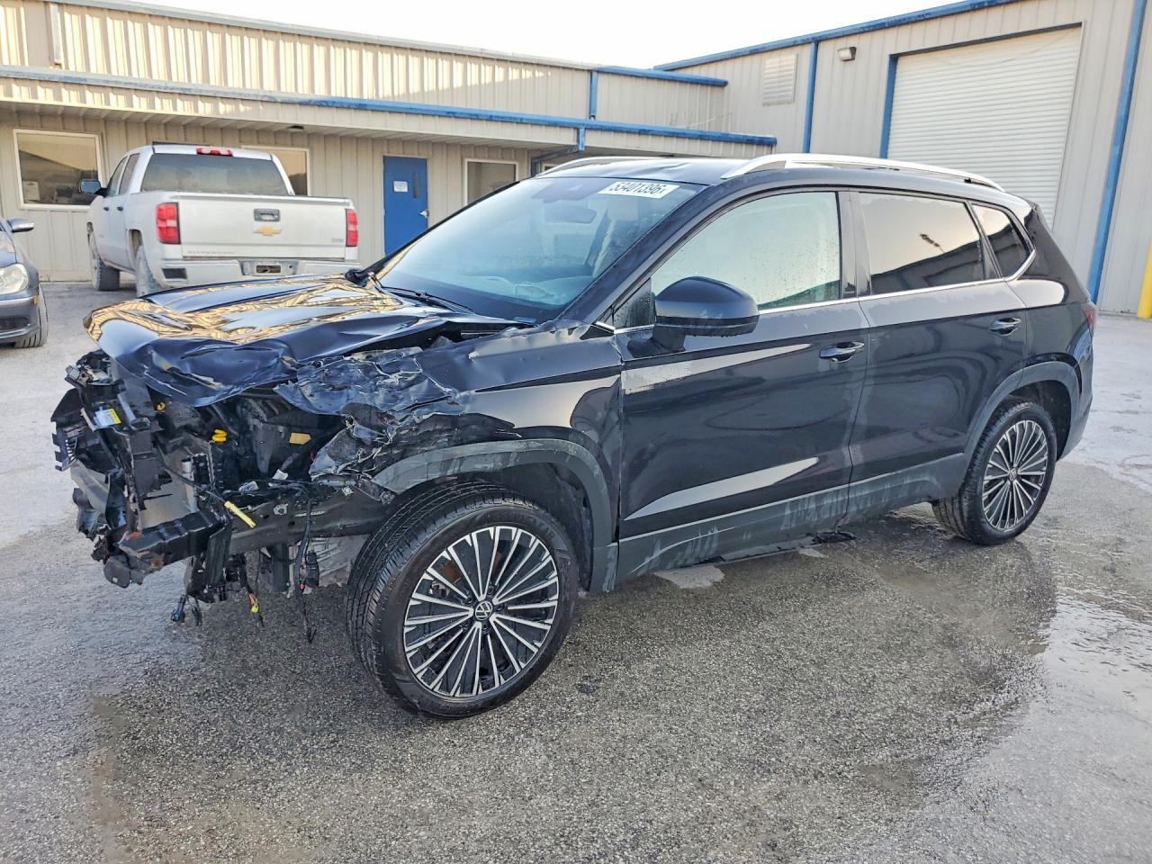 Salvage Volkswagen Taos Image