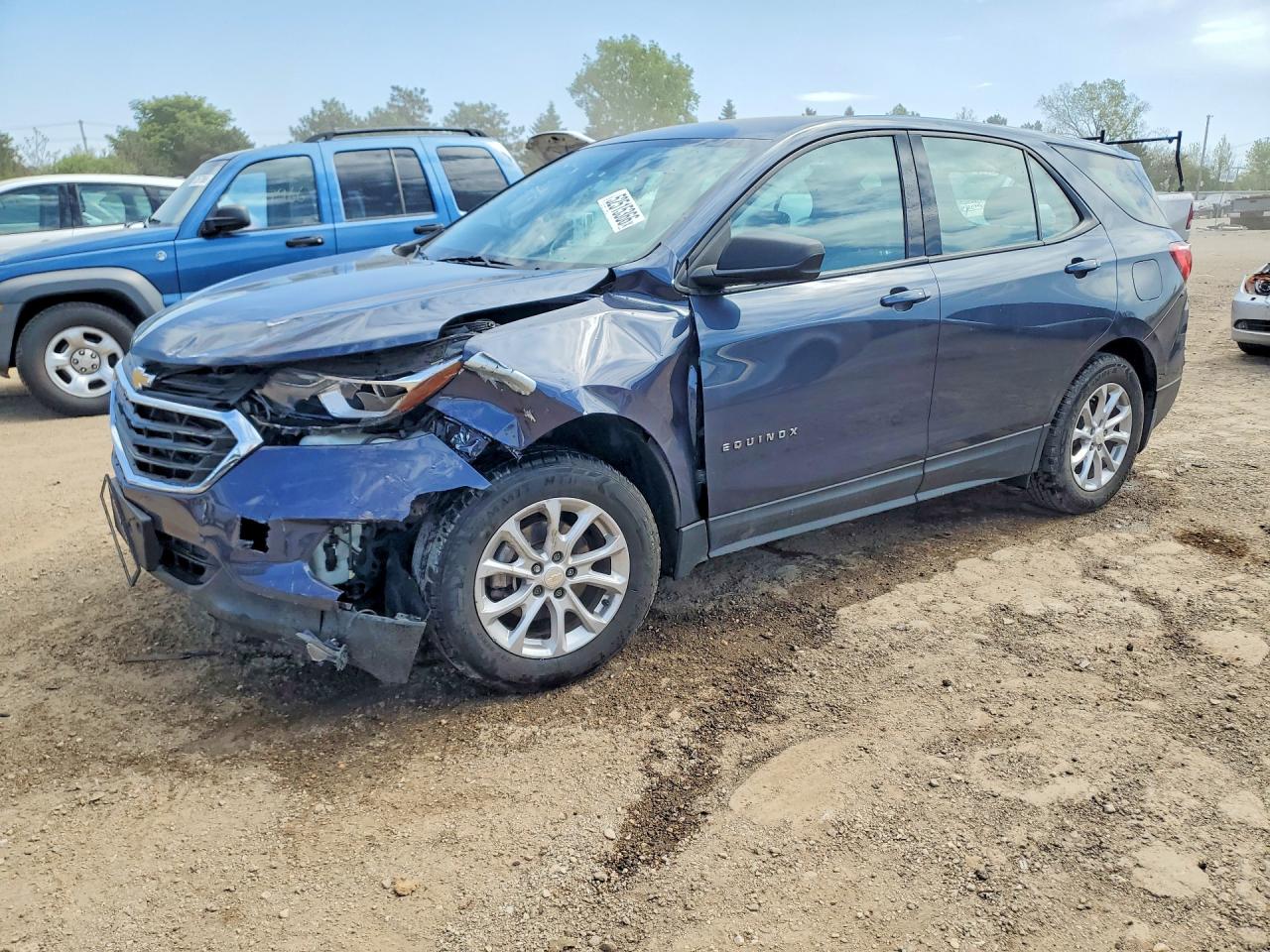 Salvage Chevrolet Equinox Image