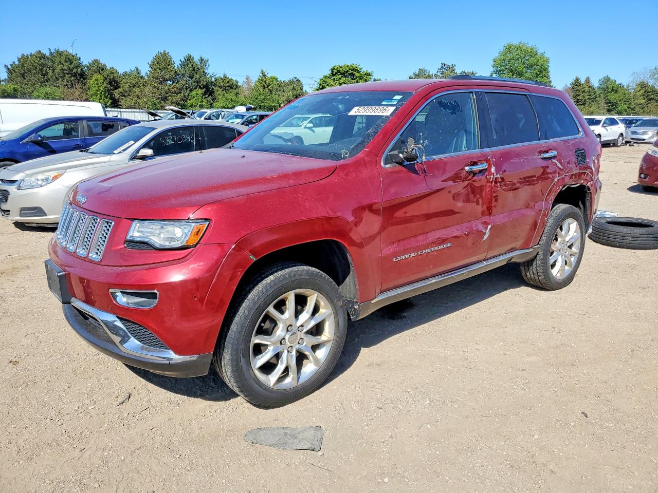 Salvage Jeep Cherokee Image