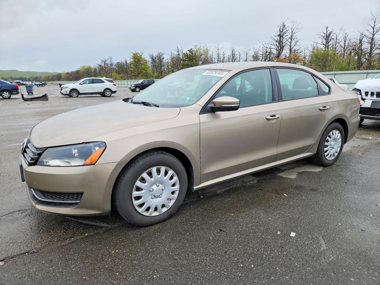 Salvage Volkswagen Passat Image