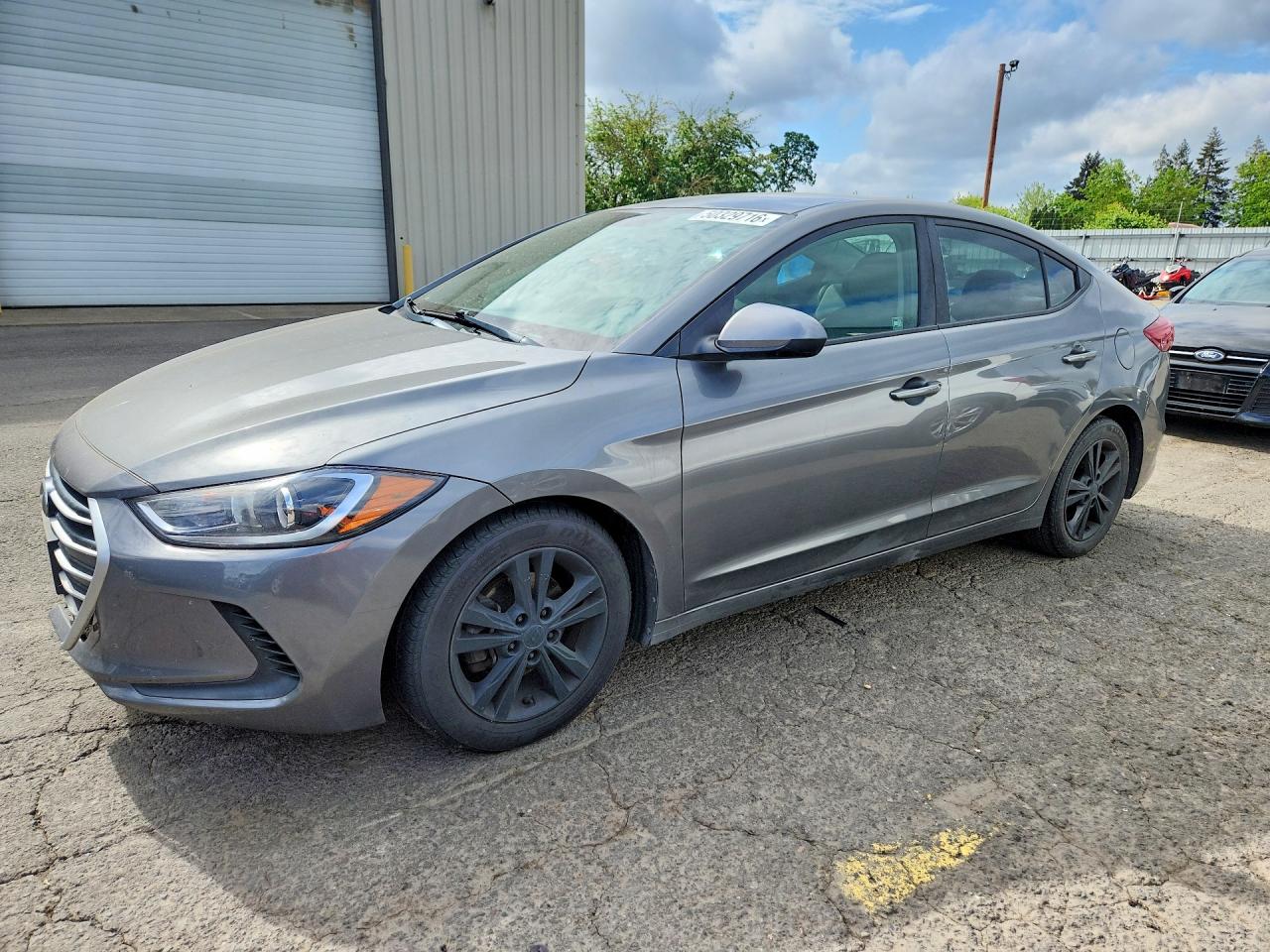 Salvage Hyundai ELANTRA Image