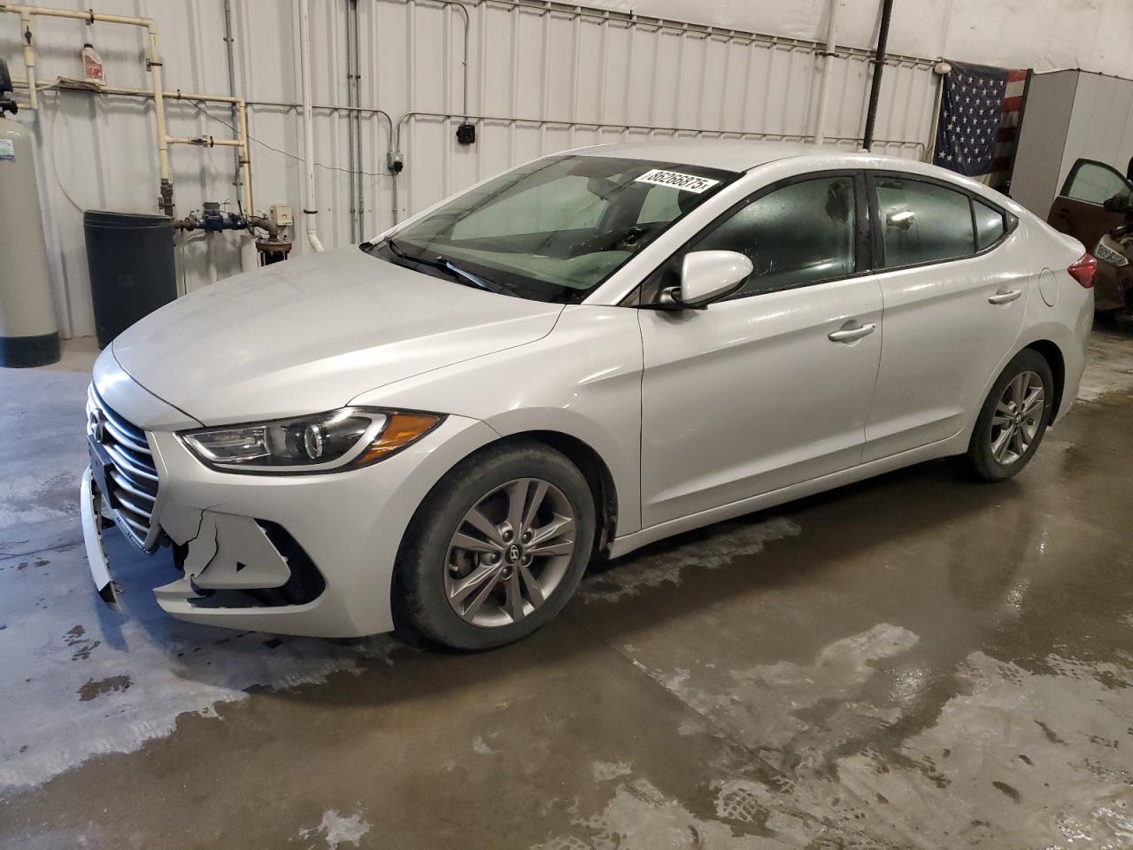 Salvage Hyundai ELANTRA Image