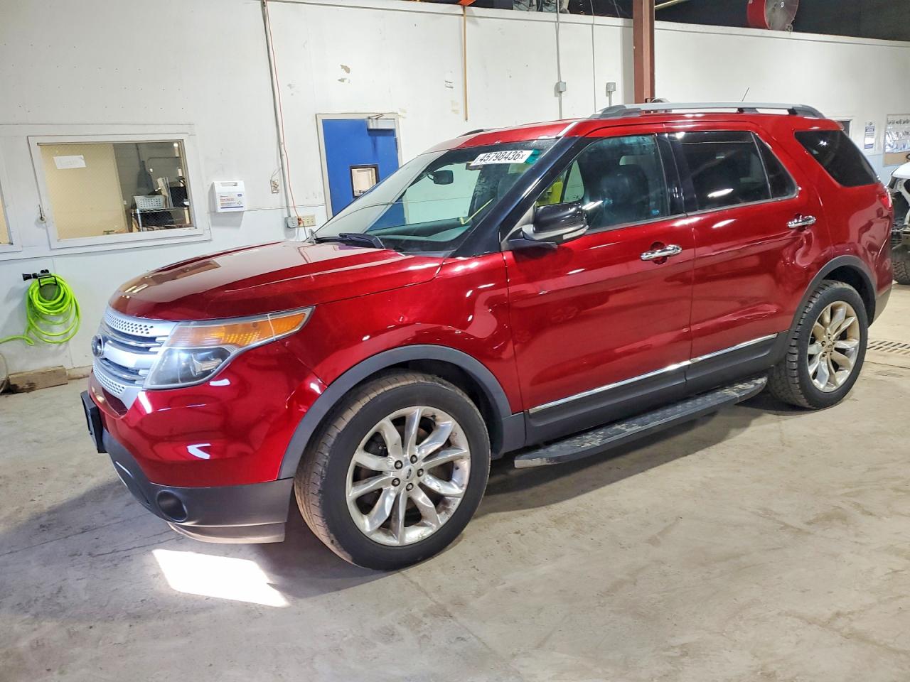 Salvage Ford Explorer Image