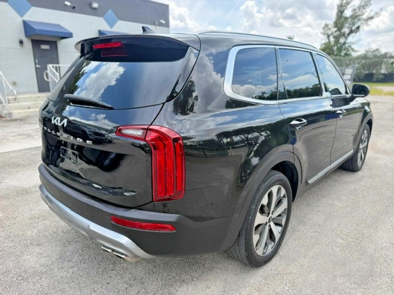 Kia Telluride S