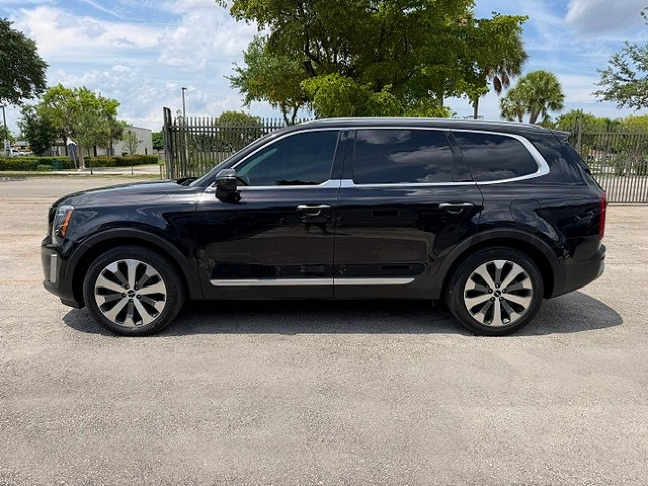 Kia Telluride S