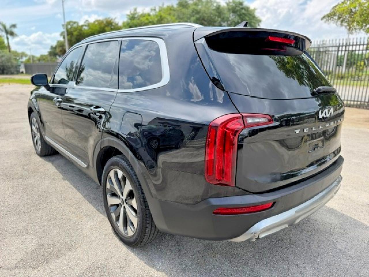 Kia Telluride S
