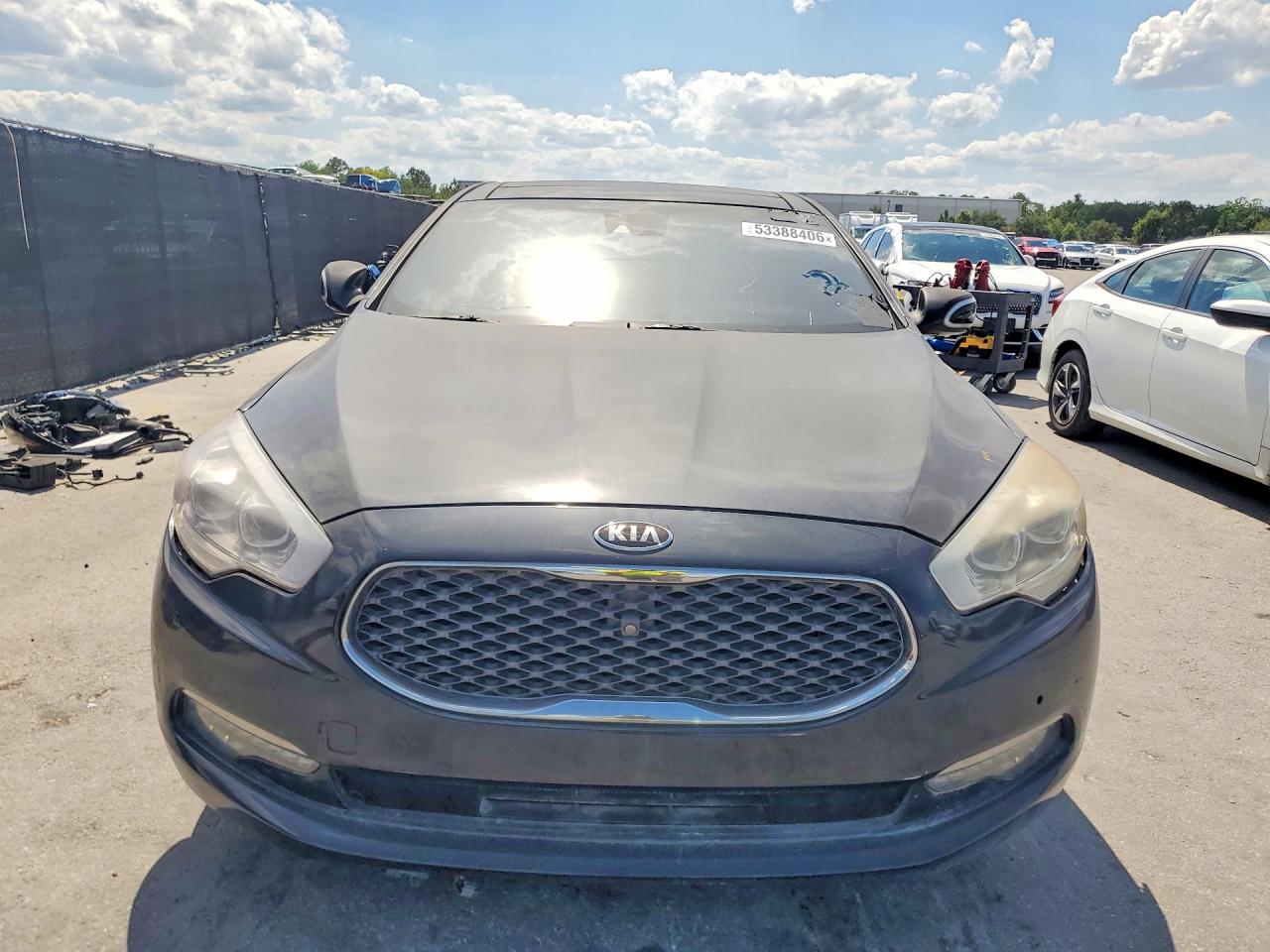 Kia K900 Luxury V8