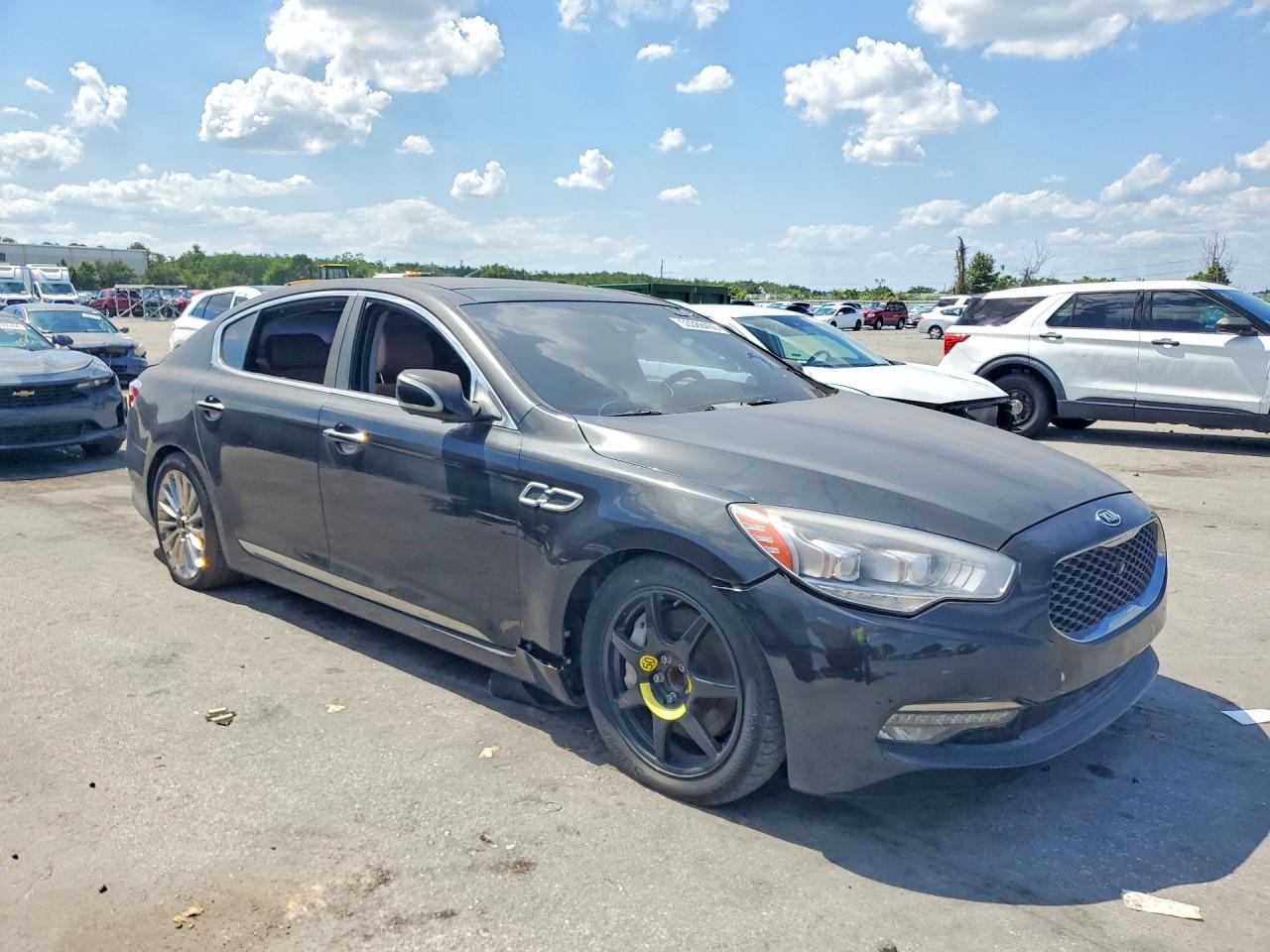 Kia K900 Luxury V8