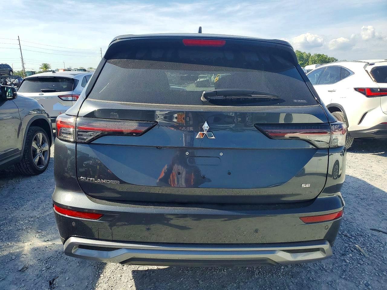 Mitsubishi Outlander Se