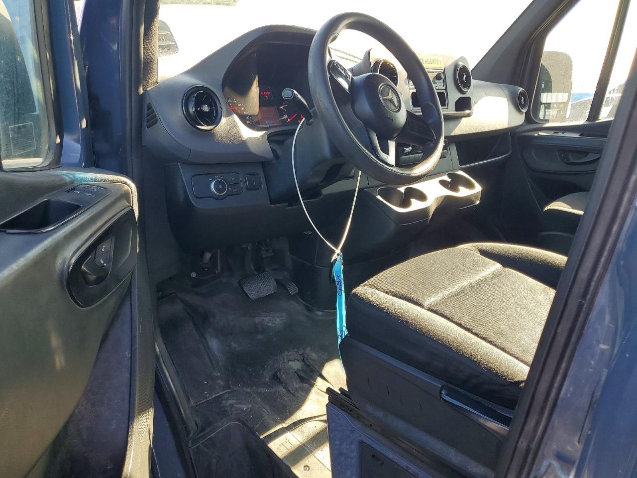 Mercedes-Benz Sprinter 2500