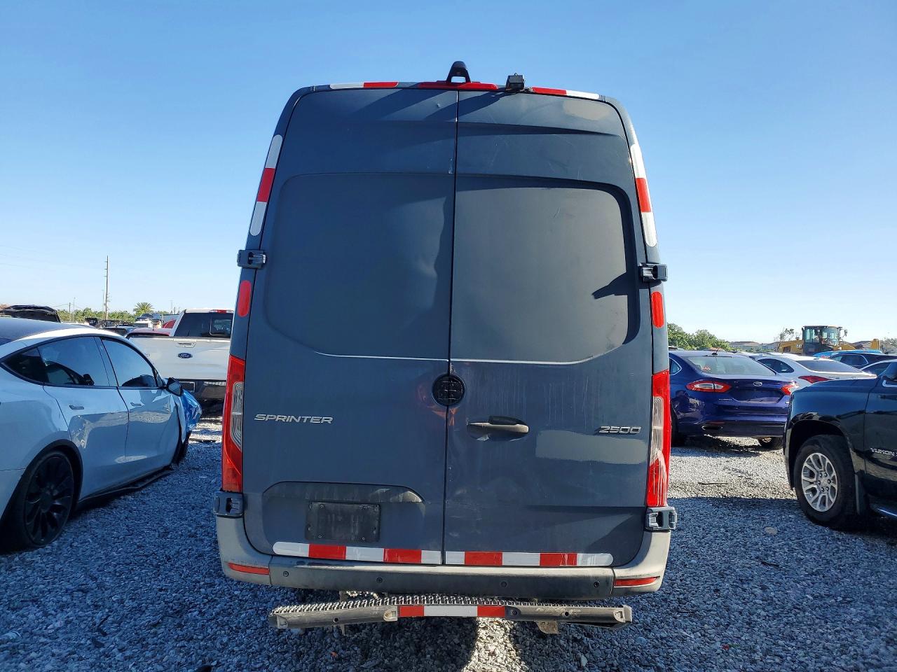 Mercedes-Benz Sprinter 2500