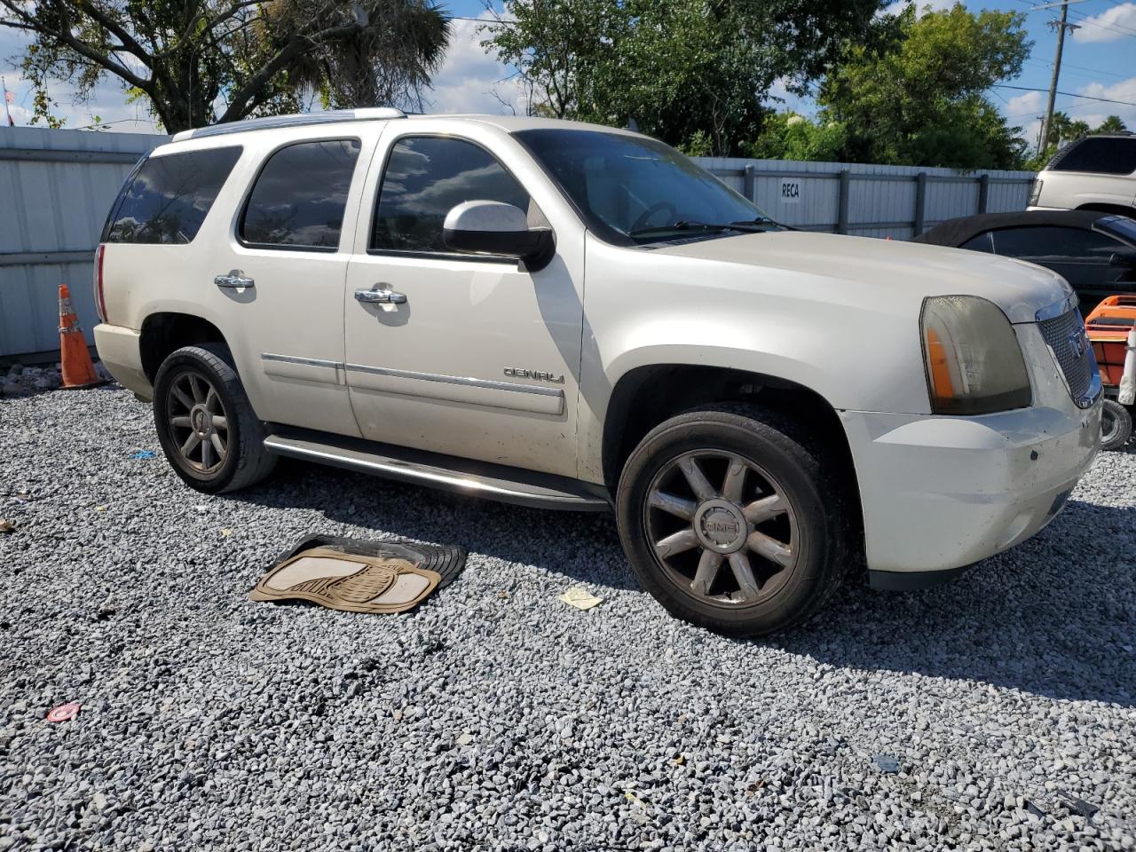 GMC Yukon Denali