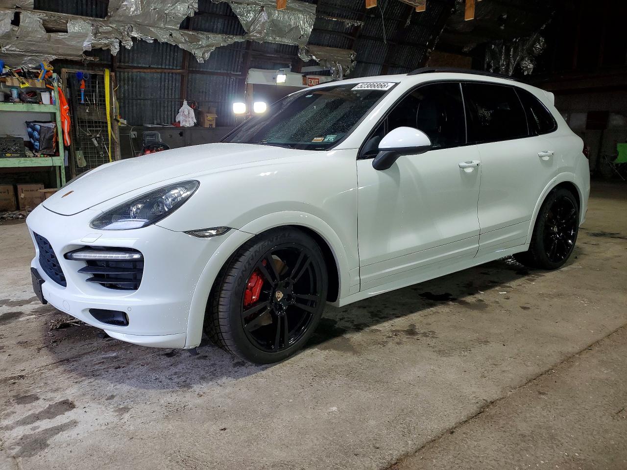 Salvage Porsche Cayenne Image
