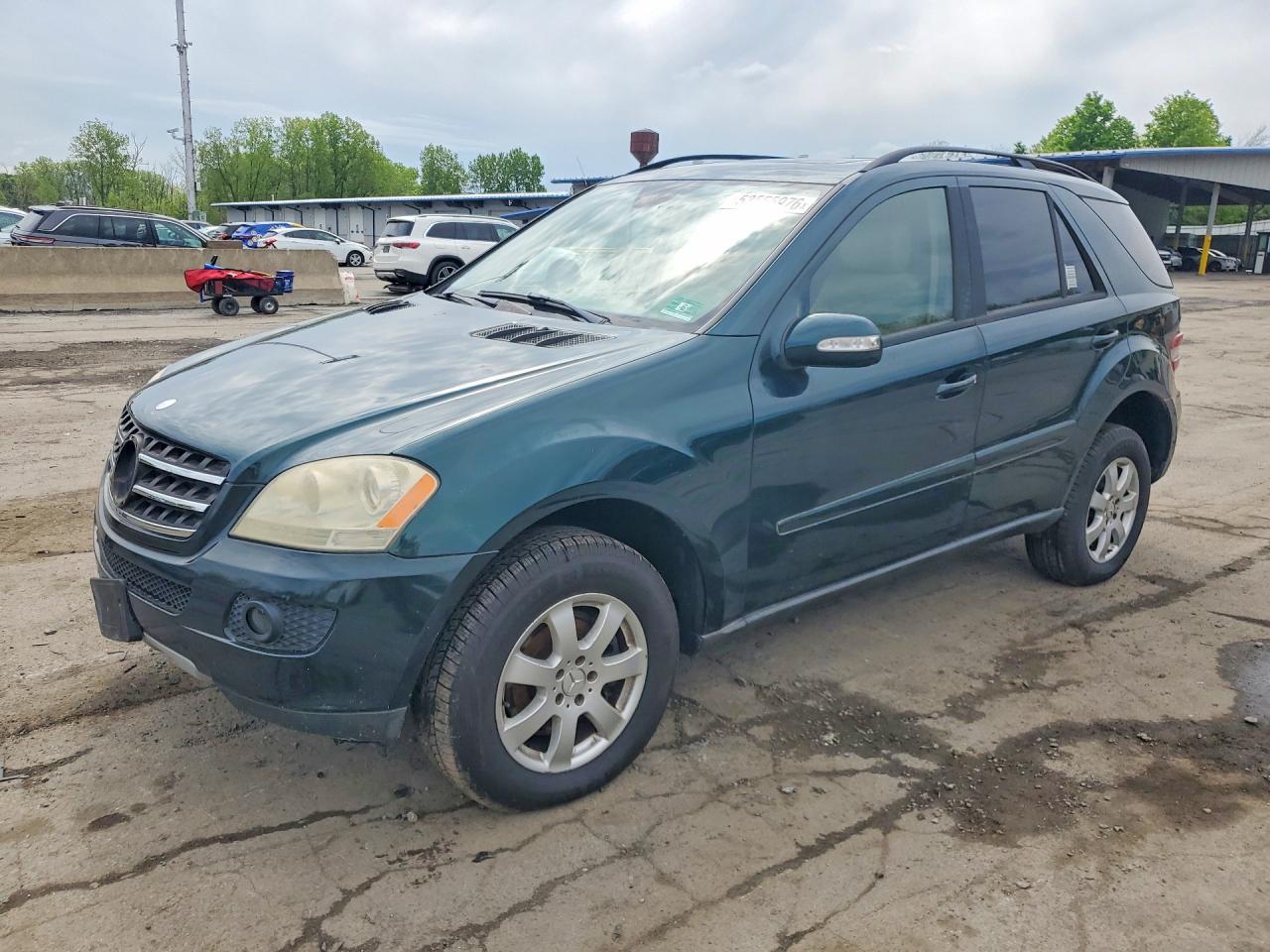 Salvage Mercedes-Benz M-Class Image