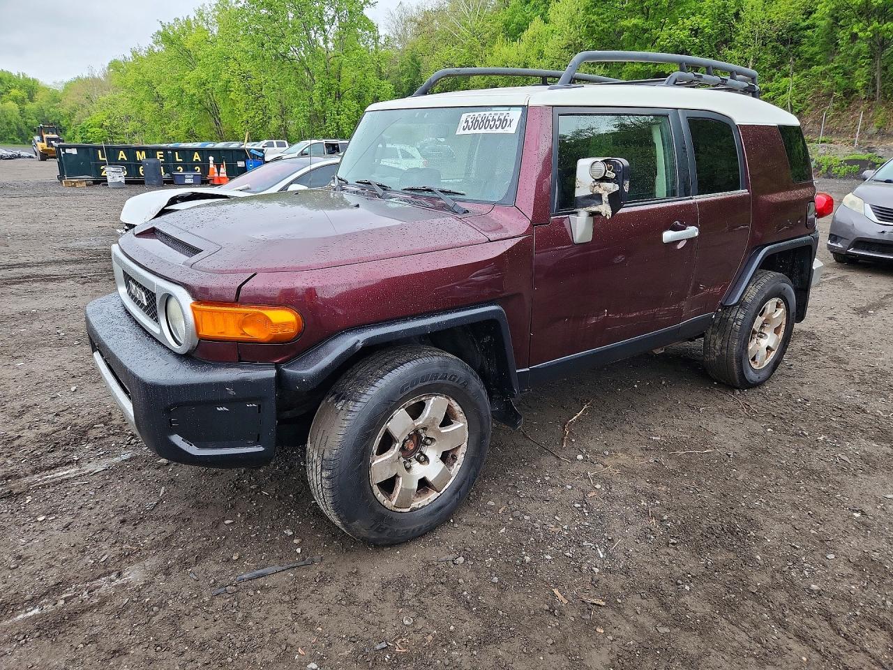 Salvage Toyota FJ Cruiser Image