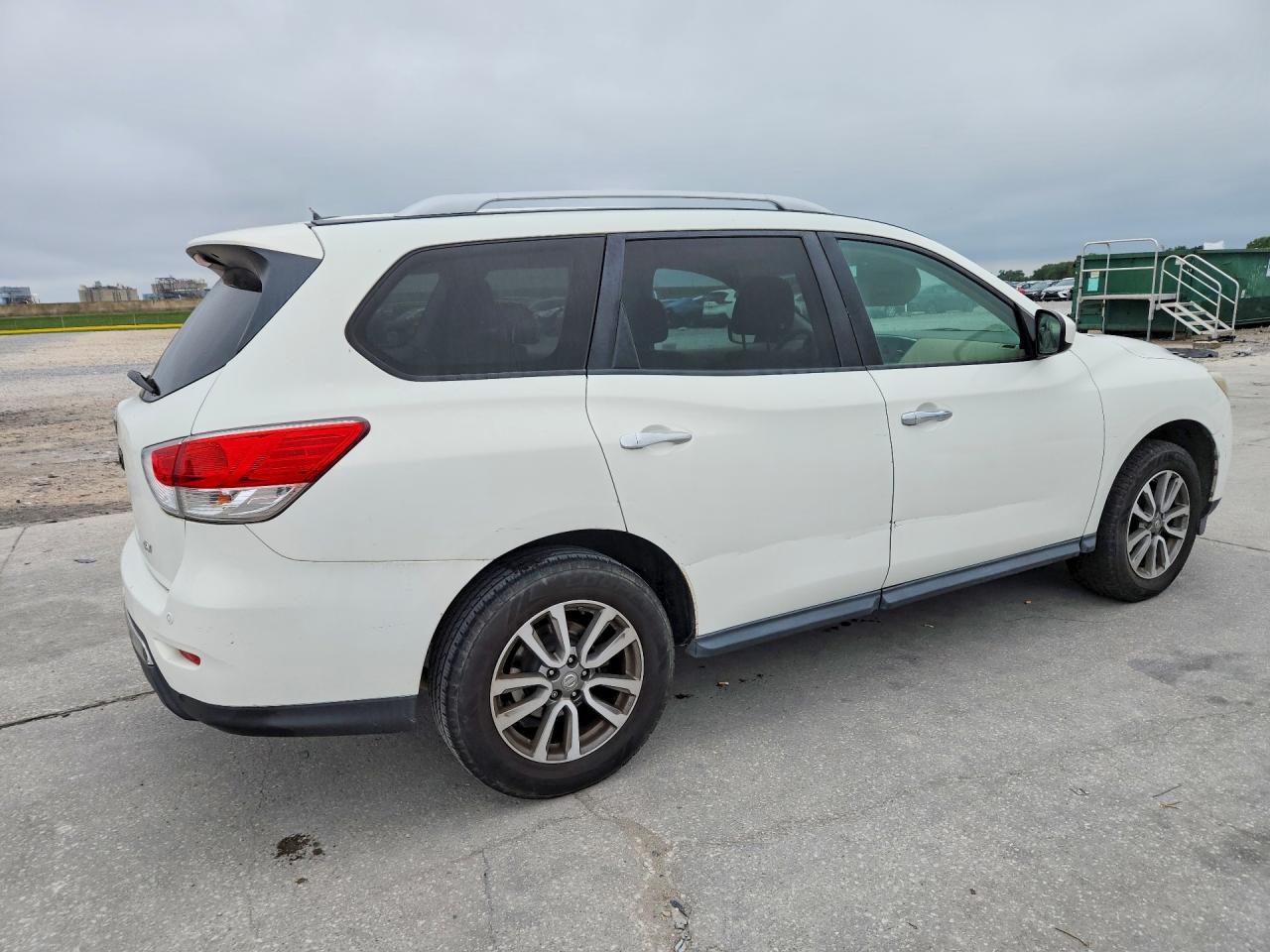 Nissan Pathfinder S