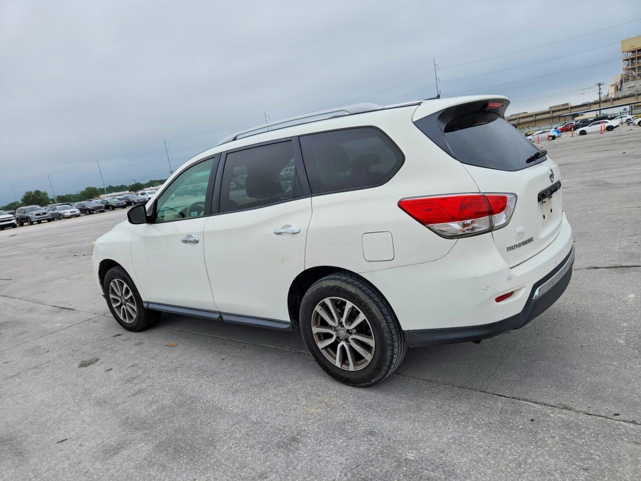 Nissan Pathfinder S
