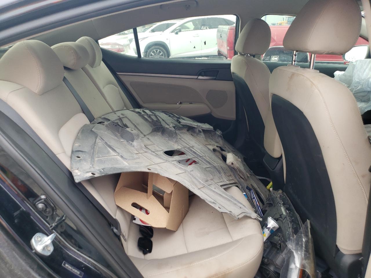 Hyundai ELANTRA Sel