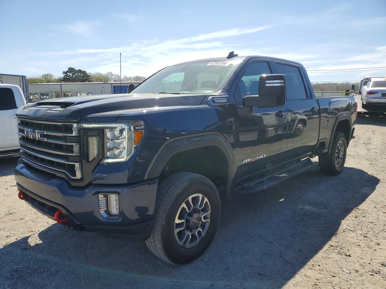 Salvage GMC Sierra Image
