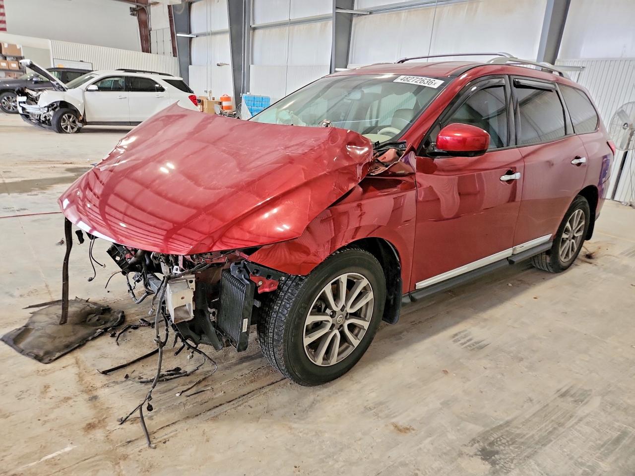 Salvage Nissan Pathfinder Image