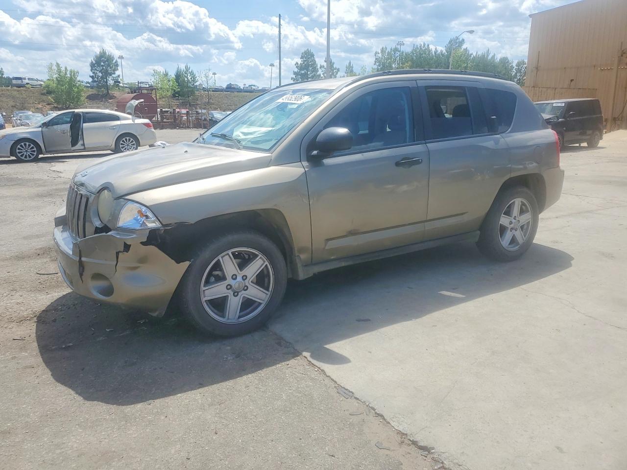Salvage Jeep Compass Image