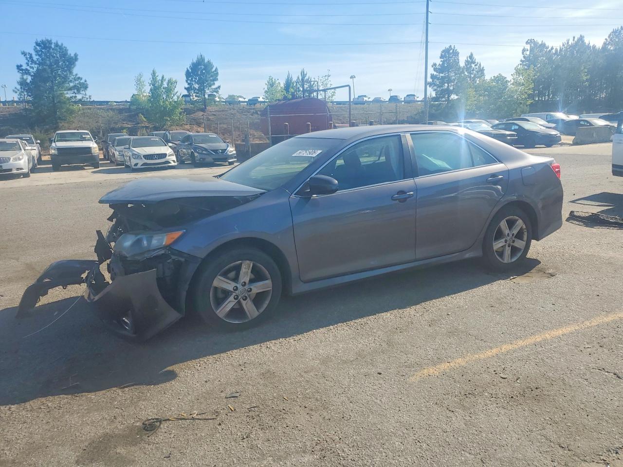 Salvage Toyota Camry Image