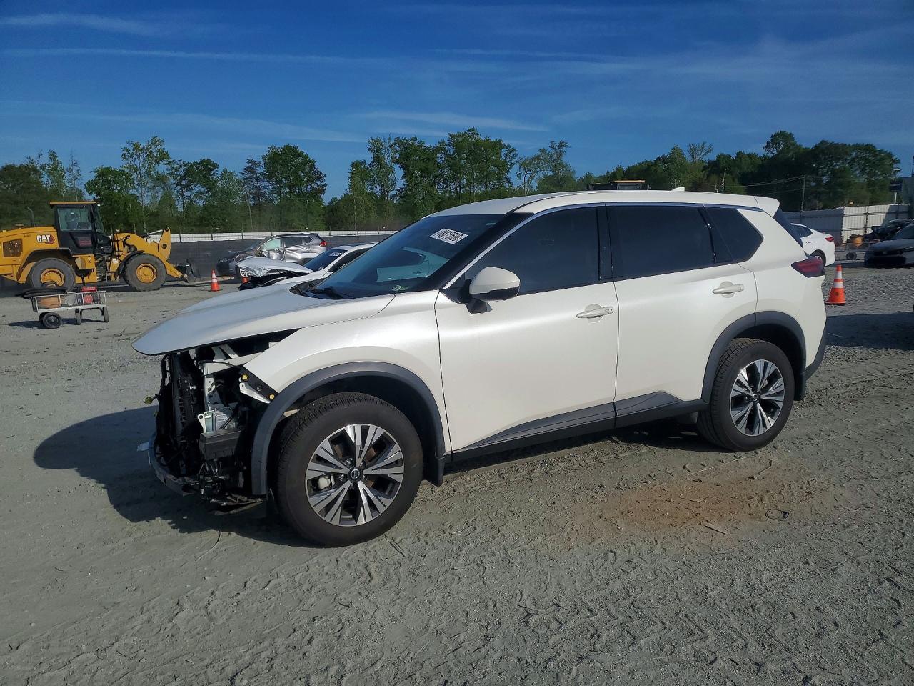 Salvage Nissan Rogue Image