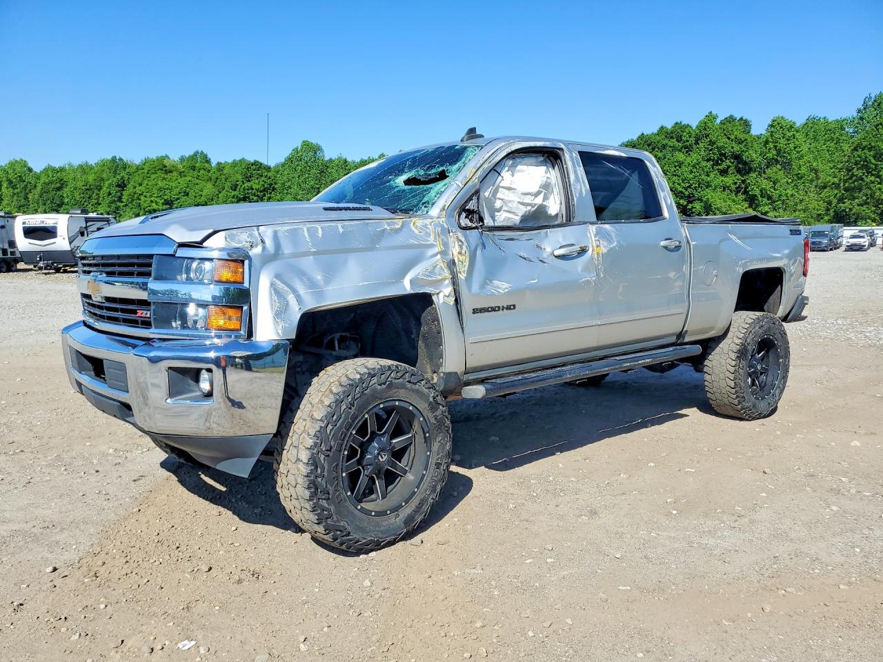 Salvage Chevrolet Silverado Image