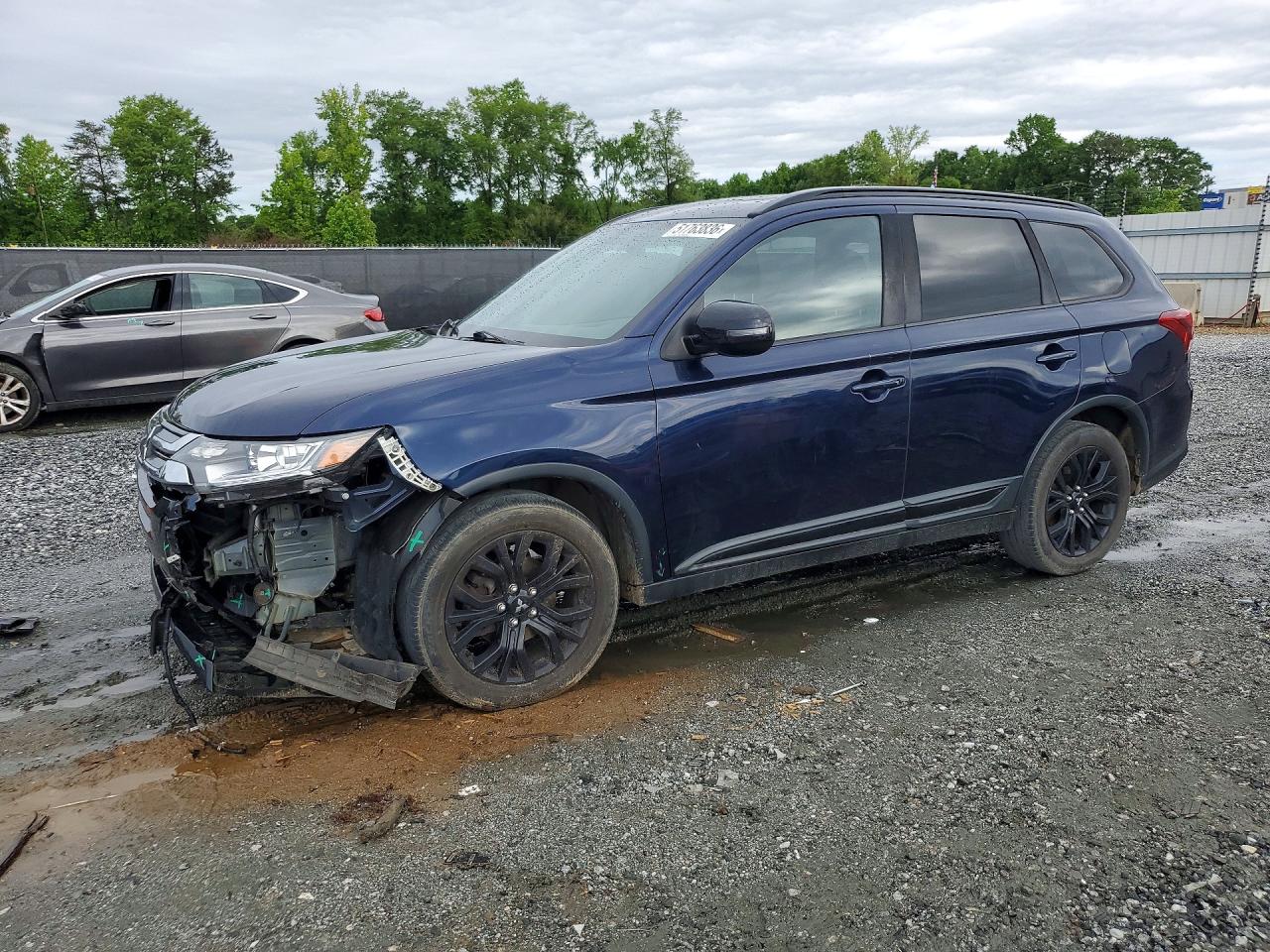 Salvage Mitsubishi Outlander Image