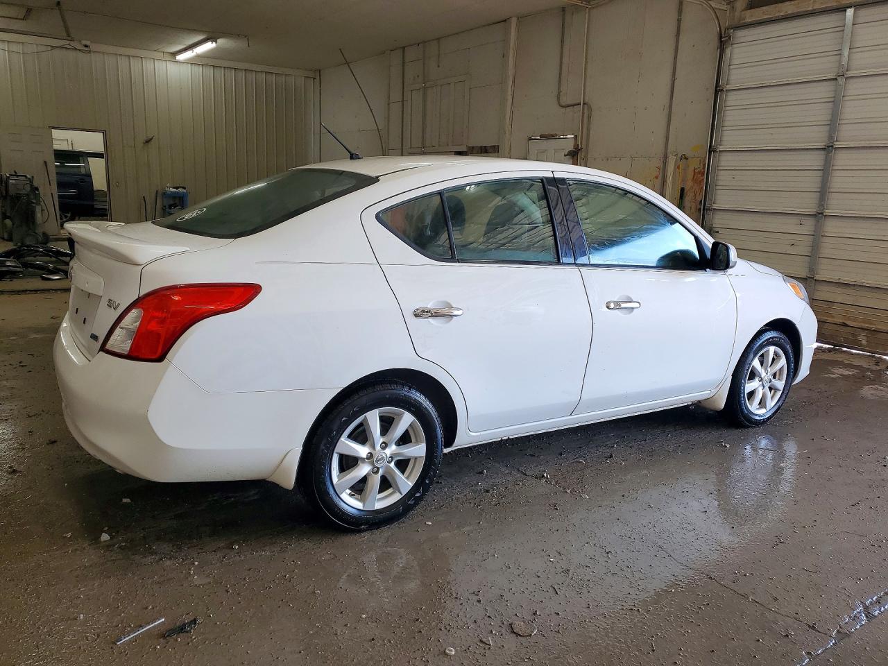 Nissan Versa 1.6 S